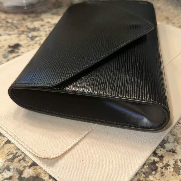 Louis Vuitton Black Epi Leather Clutch w/ Dust Bag - Picture 4 of 13